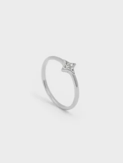 Everest Crystal Star Ring