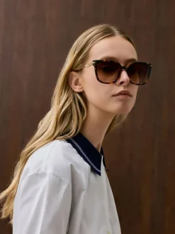 Kris Tortoiseshell Chain-Detail Sunglasses