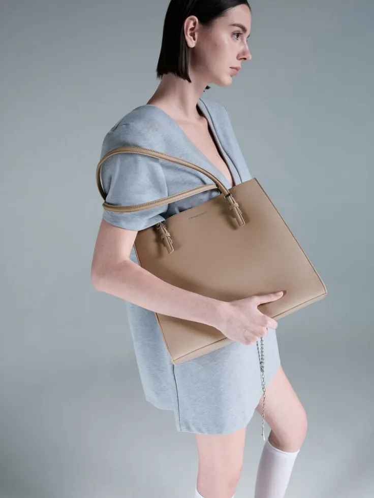 Sansa Tote Bag