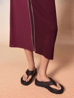V-Strap Flatform Thong Sandals